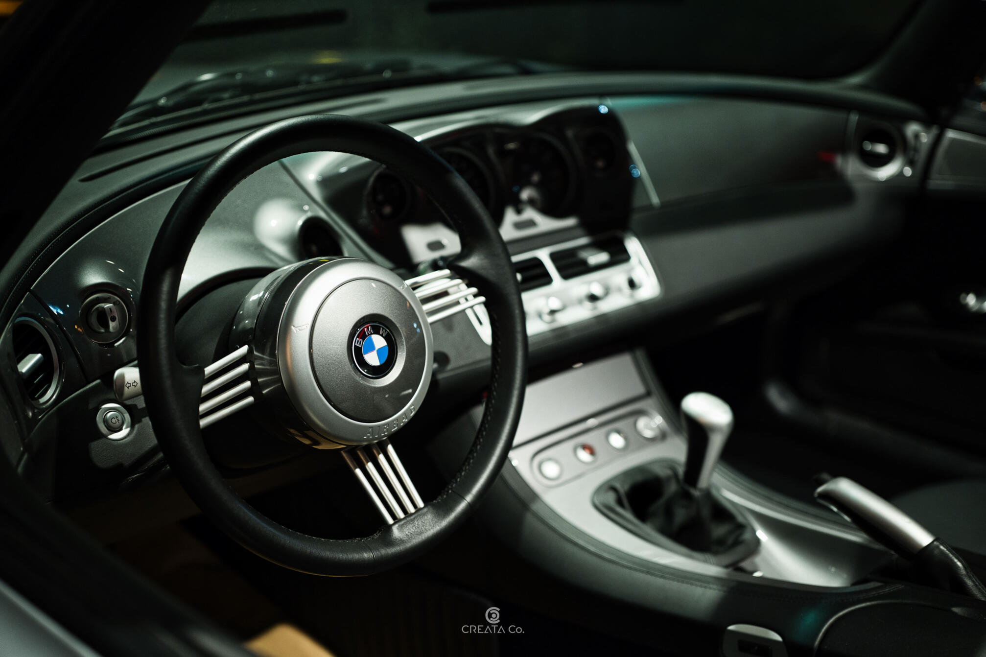 Specialized macro photography focusing on material integrity, ergonomic design, and tactile craftsmanship. Essential for high-value auction listings and product manufacturers, these assets provide the visual transparency required for luxury market transact